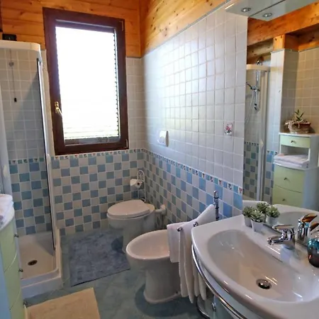 Biocore - Collepietro - Mosciano S Angelo 住宿加早餐酒店