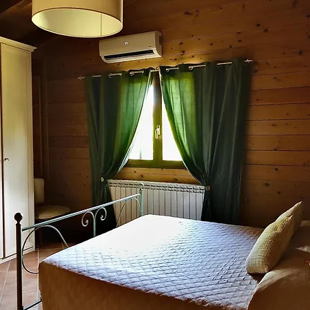 Biocore - Collepietro - Mosciano S Angelo 住宿加早餐酒店 *