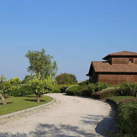 Biocore - Collepietro - Mosciano S Angelo 住宿加早餐酒店